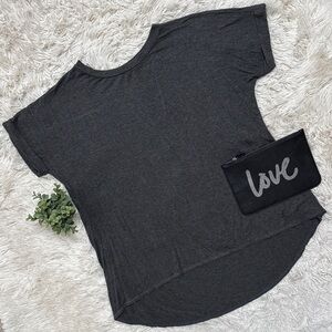 🎉HP🎉 Jenny Boston Crewneck Hi Lo Top 💗 Gray